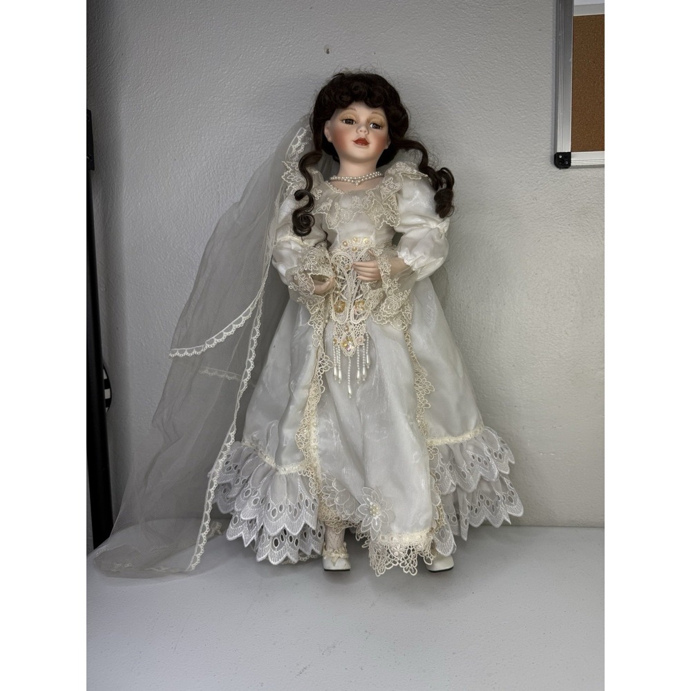debutante doll collectable limited edition bride large doll Regina 111/3000 Rare